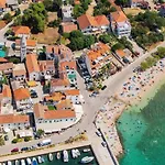 Apartman 150 Meters From The Sea - By Ta Leut Agency Turanj